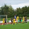 Wenn es doch mal brenzlig wurde, war FCW-Keeper Daniel Berchtold (blau) zur Stelle. Am Ende gewann der Bezirksliga-Aufsteiger 3:1. 