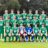 Die U19-Bayernliga-Mannschaft des TSV Nördlingen mit den Trainern Fabian Schmidt (links) und Ricarda Kießling (rechts).