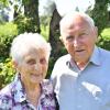 Ursula und Georg Bass verbringen noch immer viel Zeit in ihrem Garten am Rand von Bächingen an der Brenz. 