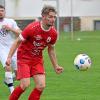 Felix Idel (rotes Trikot) und der FC Kleinaitingen wollen gegen den Aufsteiger SpVgg Auerbach-Streitheim den ersten Sieg der Saison einfahren.