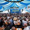 Die Parteien machen sich bereit für einen geohnt deftigen Schlagabtausch beim politischen Frühschoppen auf dem Gillamoos-Volksfest. (Archivbild)