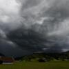 Der Deutsche Wetterdienst warnt am Donnerstag vor Gewittern in Bayern.