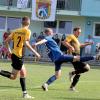 Obwohl Florian Sentpaul (blaues Trikot) den SV Erlingen in Führung brachte, setzten sich Jörg Bittner und Jakob Gerstmayr am Ende mit dem SC Biberbach durch.