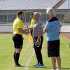 Nicht immer einer Meinung: Referee Johannes Lösch und Dillingens Trainer Thomas Holzapfel mit Gesprächsbedarf.