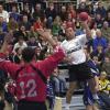 Im Handball-Bezirk Schwaben längst etabliert ist der ehemalige DDR-Auswahlspieler Holger Winselmann, der in der neuen Saison die Bezirksoberliga-Frauen des TV Gundelfingen trainiert. Unser Bild zeigt ihn vor 20 Jahren als Spielertrainer beim TSV Friedberg.