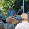 Johann „Barry“ Lindner (hinten, Vierter von rechts) im Kreise seiner Freunde: Das Foto wurde an seinem 89. Geburtstag gemacht, den er am 10. Juli feiern konnte.