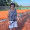 Die 91-jährige Lili Schob spielt leidenschaftlich gerne Tennis. 