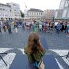 Rund 250 Menschen nahmen am Mittwochabend an der Demo auf dem Augsburger Rathausplatz teil.