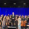 Das Lech-Wertach-Orchester gibt auf dem Franziskanerplatz ein Konzert vor imposanter Kulisse.