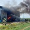 In Breitenthal brennt eine landwirtschaftliche Halle. 