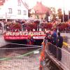 Das große Warten auf die Entenschar, das ist immer eine spannende Sache und lockt in Vöhringen zahlreiche Zuschauer auf die Brücke über den Mühlbach an der Silcherstraße. 