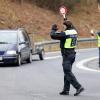 Nach Deutschland einreisende Personen und Autos werden von der Bayerischen Grenzpolizei an der Autobahn 6 kontrolliert. Laut der Grünen Landtagsfraktion würde das Personal woanders dringender benötigt.