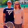 Maya Joint trainiert jedes Jahr mehrere Wochen bei Tennistrainer Benjamin Schmid, während sie ihre Großeltern in Bad Wörishofen besucht.