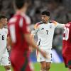 Joshua Kimmich (l.) agierte als neuer DFB-Kapitän.