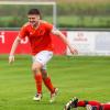 Patrick Steinkampf (oranges Trikot) traf zum 2:0 für den SV Wulfertshausen. Danach drehte der VfL aber auf und fuhr noch einen 3:2-Sieg ein. 