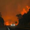 In Kalifornien brennt ein sich schnell ausbreitendes Feuer unkontrolliert.