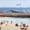 Landeanflug auf Mallorca: Um dem Schmuddelwetter in Deutschland zu entfliehen, zieht es viele im Oktober auf die Balearen.