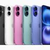 Das Standard-Modell des iPhone 16 gibt es in den Farben Schwarz, Weiß, Pink, Blaugrün und Ultramarin. Die beiden Kameras sind - wie einst beim iPhone X - wieder in einer Linie nebeneinander angeordnet.