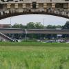 Bei der Carolabrücke handele es sich um eine Spannbetonbrücke, die aus drei Zügen besteht. Zwei Teile waren bereits saniert worden. Der jetzt eingestürzte dritte Teil hätte im nächsten Jahr saniert werden sollen.