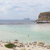 Der Strand von Balos auf Kreta sieht idyllisch aus, aber auf der Insel machen jährlich Millionen von Menschen Urlaub.