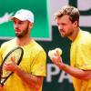 Tim Pütz (l) und Kevin Krawietz setzten den Schlusspunkt beim Erfolg der deutschen Davis-Cup-Herren gegen Chile.