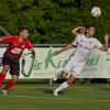 Der VfL Kaufering (rechts Thomas Hasche) steht am Sonntag bei Cosmos Aystetten unter Druck. 