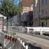 In der Ulmer Straße liegen die Straßenbahngleise inzwischen in der Fahrbahn. 