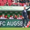 Jess Thorup bestimmt auch in Zukunft, in was für eine Richtung es beim FCA sportlich geht. Der Bundesligist verlängerte den Vertrag mit dem Trainer vorzeitig bis 2026.