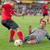 Die SG Großsorheim/Hoppingen (mit Christoph Beck, in Grau) hatte gegen den SV Wechingen (mit Jakob Grün, links) das Nachsehen.