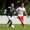 Erleichterung: Flamur Ajeti (links) und der BSV Neuburg kamen gegen den FC Rennertshofen II (rechts Felix Burzler) zu einem 2:1-Sieg.