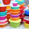 Die Frischhaltedosen von Tupperware sind auch in Deutschland weit verbreitet. Nun hat der Hersteller einen Insolvenzantrag in den USA gestellt.