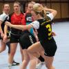 Die Bäumenheimer Handballerinnen (mit Elisa Bauer, vorne in Schwarz) peilen in der Bezirksklasse wieder einen Platz unter den besten Drei an.