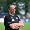 Trainer Frank Schmidt möchte mit dem 1. FC Heidenheim gegen den SC Freiburg den erfolgreichen Saisonstart fortsetzen.