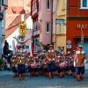 Die Knabenkapelle marschierte durch die Altstadt.