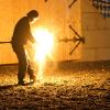 Die Mittelalter-Atmosphäre auf dem Markt geht am Abend in der Arena mit Turnier und Feuershow weiter.