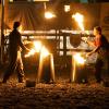 Die Mittelalter-Atmosphäre auf dem Markt geht am Abend in der Arena mit Turnier und Feuershow weiter.