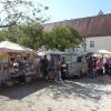 Bei idealem Wetter kamen viele Besucherinnen und Besucher zum Roggenburger Öko-Markt.