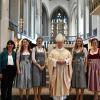 Sechs Frauen hat Bischof Bertram Meier am Samstag in den pastoralen Dienst ausgesandt: (von links) Doris Herger (Pfarrreferentin in Aichach), die Pastoralreferentinnen Anna-Maria Maul und Sarah Blay sowie die Gemeindereferentinnen Anna Brandl, Rosalie Brombeiß und Monika Ettig. 