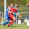 Der SC Wallerstein (mit David Hoffmann, rechts in Rot) siegte etwas überraschend gegen die Eintracht Tagmersheim-Rögling-Blossenau (mit Johannes Steib, in Blau).