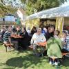 Bei Kaiserwetter feierten am Sonntag die Gäste das 50. Jubiläum des Gartenbauvereins Unterstall/Attenfeld im Garten der alten Schule. 