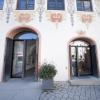 Die Tourist-Info im Historischen Rathaus am Hauptplatz in Landsberg.