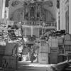 In der Schlosskirche Ellingen in Mittelfranken fanden US-Soldaten im April 1945 ein Warenlager, das auch NS-Raubkunst enthielt.