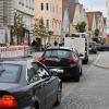 Am Lauinger Marktplatz staut sich derzeit der Verkehr noch mehr. Der Grund ist die Baustelle auf der B16, die im Abschnitt zwischen den Anschlussstellen Lauingen-Ost und Gundelfingen saniert wird. 