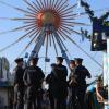 Hunderte Polizeibeamte sichern das Volksfest.