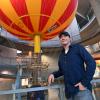 Immer wieder sind auch Prominente im Ballonmuseum in Gersthofen zu Gast, hier Filmemacher und Schauspieler Michael Bully Herbig.