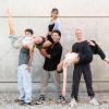 Die neuen Tänzer und Tänzerinnen des Ballett Augsburg präsentieren sich bei „Frida“ erstmals dem Publikum: Lucie Horná (Tschechien), Mateo Mirdita (Albanien), Álvaro Olmedo Feliz (Spanien), Fátima López Garcia (Spanien), Thomas Arthur Krähenbühl (Schweiz), Soyoka Iwata (Japan)