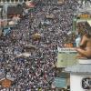 Oktoberfest 2024: Das Wetter ist wechselhaft und unzählige Menschen tummeln sich auf engstem Raum - günstige Bedingungen für Virusinfektionen wie Corona.