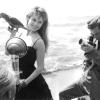 Frankreich, Cannes, 1956: Alle Augen richten sich auf Brigitte Bardot während der Filmfestspiele.