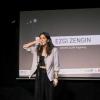 Schon 2022 gab es zur Langen Nacht der Demokratie einen Poetry Slam in Krumbach. Siegerin Ezgi Zengin aus Augsburg ist auch diesmal wieder dabei. 