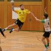 Mit einer konzentrierten Leistung gewannen die Mindelheimer Handballer um Sebastian Förster (am Ball) ihr Heimspiel gegen den TSV Murnau. 